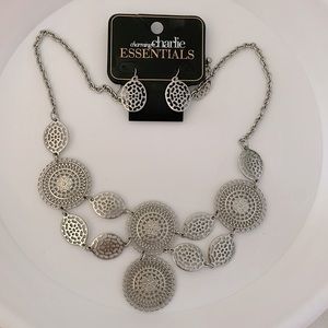 Never worn! Matching earrings and necklace!